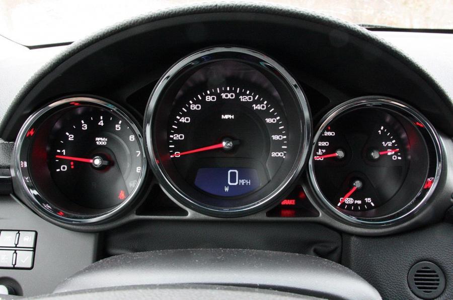  Cadillac CTS-V Sport Wagon 2011 года  (фото 34 из 73)